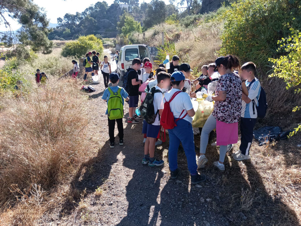 Limpieza en el Paraje Monte Tana con el CEIP Antonio Díaz para el Proyecto LIBERA